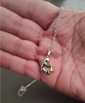 This necklace has that handcrafted quality you can just feel. I wore it to a family celebration and got compliments all evening. It's delicate, meaningful, and beautifully designed — a piece I'll cherish always.